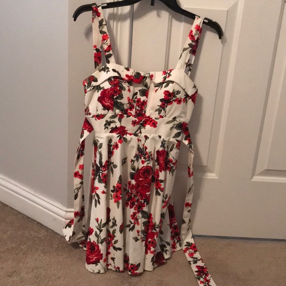 Rose Dress - Picture 1 of 2